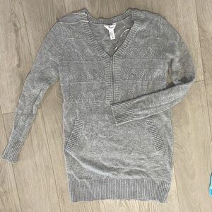 Thyme Maternity Heather Gray V-Neck Top